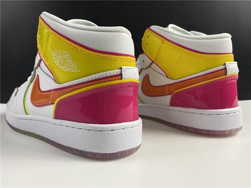 Air Jordan Retro 1 Mid Edge Glow CV4611-100