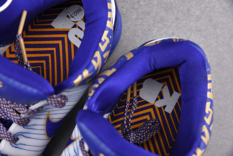 Zoom Kobe 4 POP 
