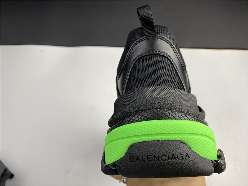 BLCG Triple S 542039-W2PW1-4881