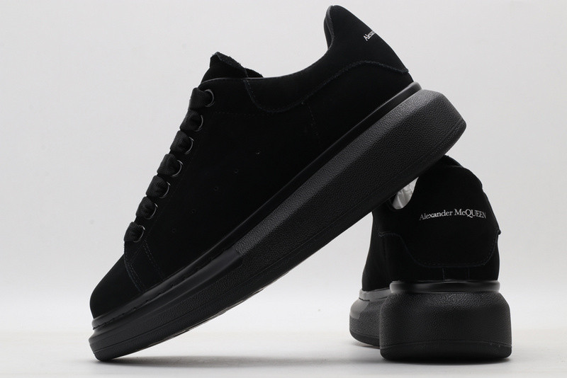 Alexander McQueen Sneakers 575412WHVIW1069