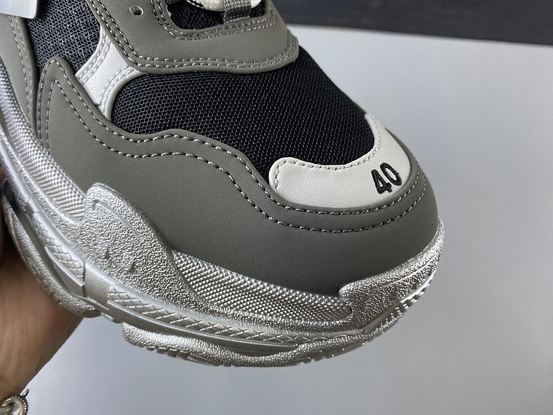 BLCG Triple S 583546-W06F1-0841