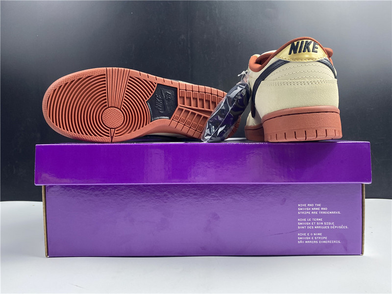 Nike SB Dunk Low "Muslin" BQ6817-100