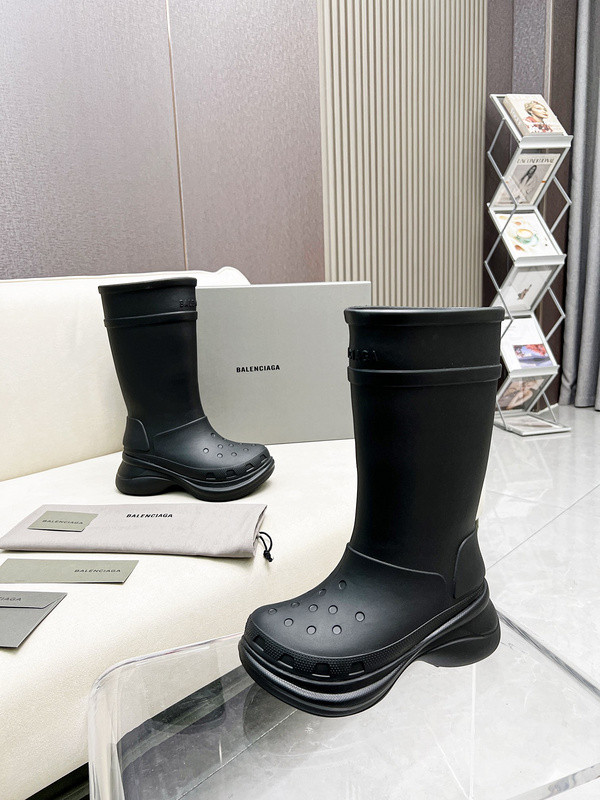 Ba*len*cia*ga boots