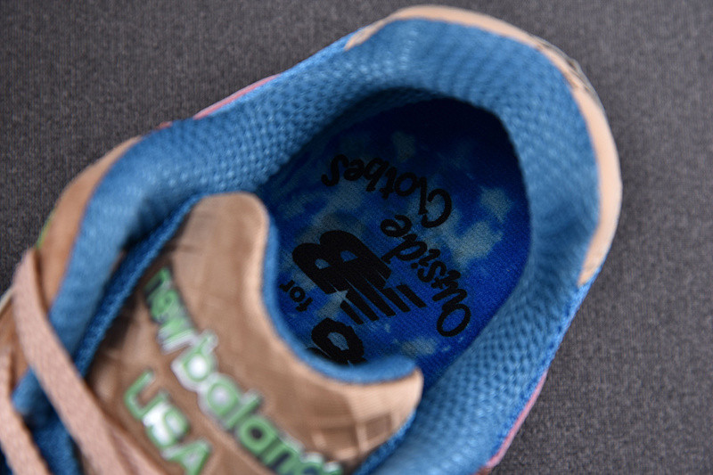 NEW Balan* Sneakers