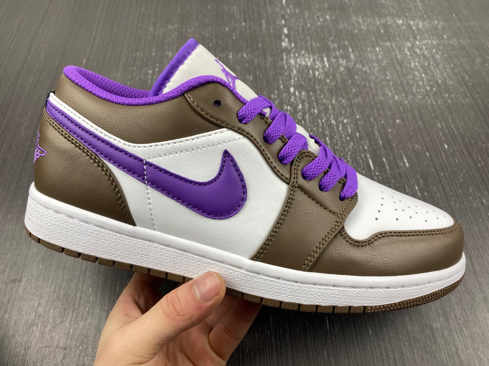 Air Jordan 1 Low “Palomino” 553558-215