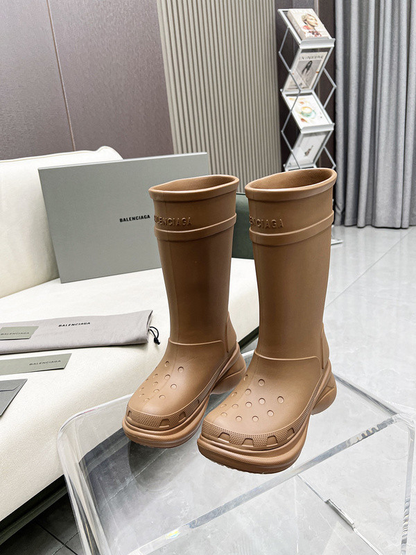 Ba*len*cia*ga boots