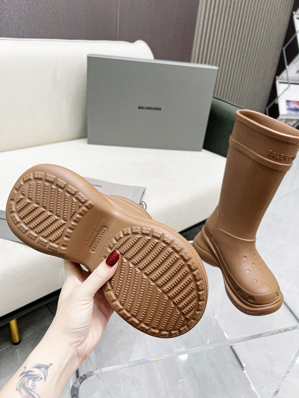 Ba*len*cia*ga boots