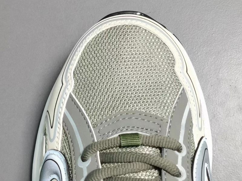 DR B30 Sneaker