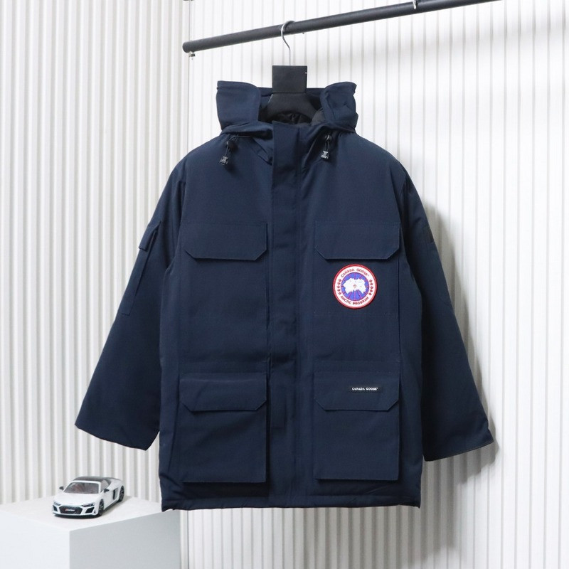 Can*a Go*e coat