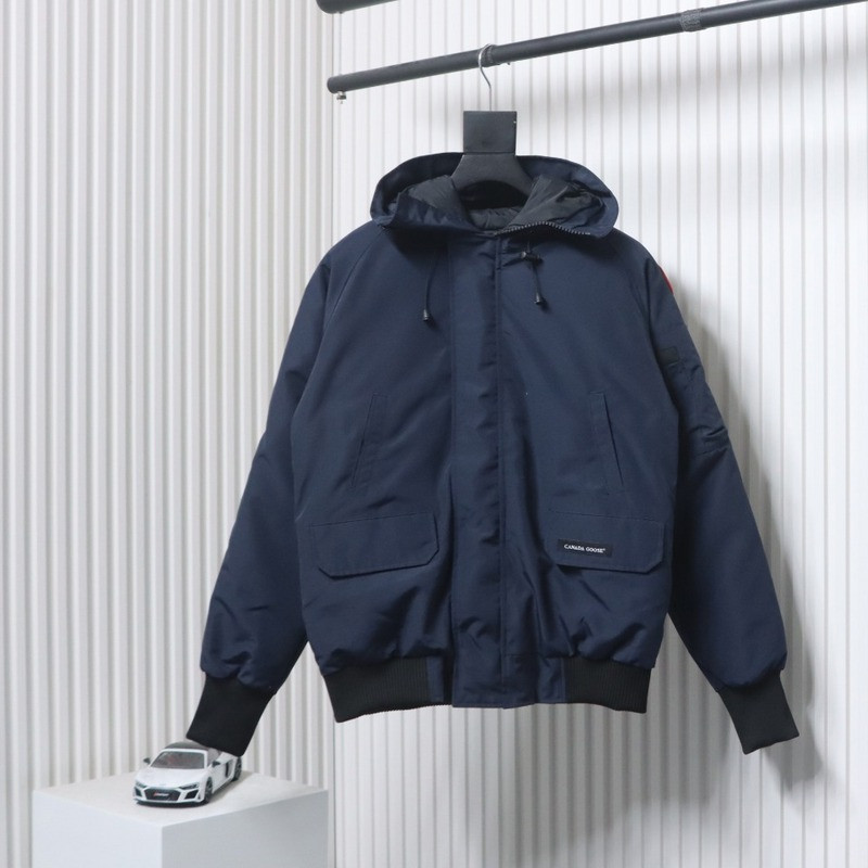 Can*a Go*e coat