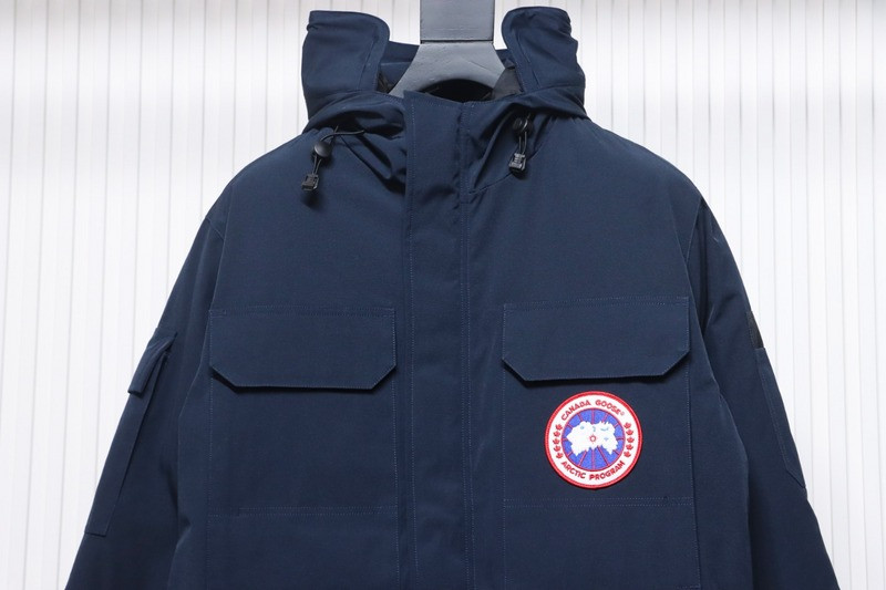 Can*a Go*e coat