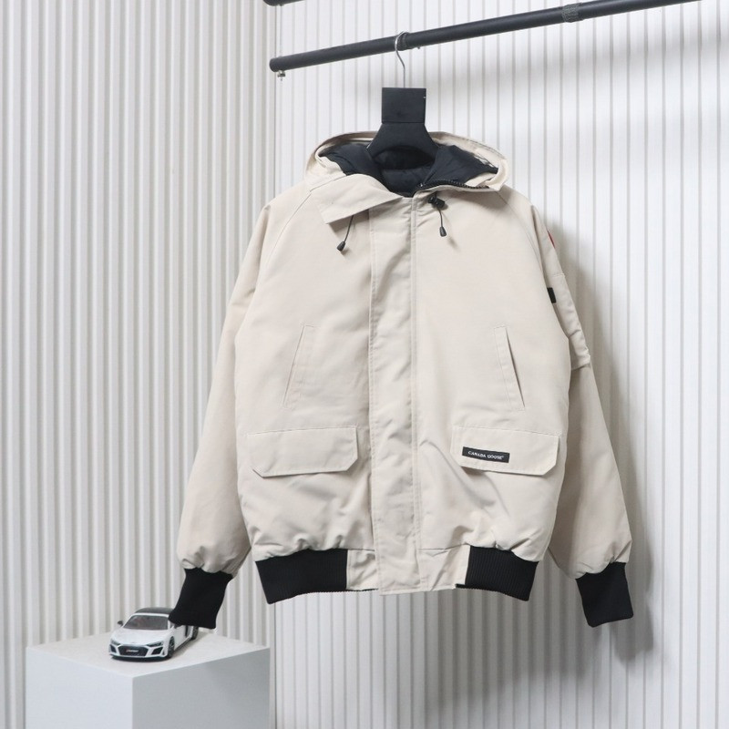 Can*a Go*e coat