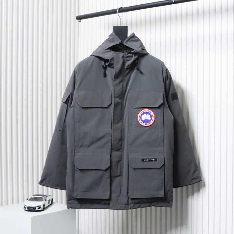 Can*a Go*e coat