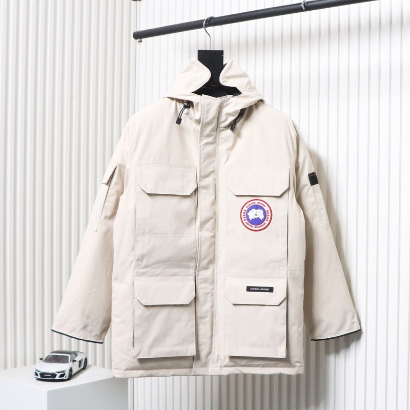 Can*a Go*e coat