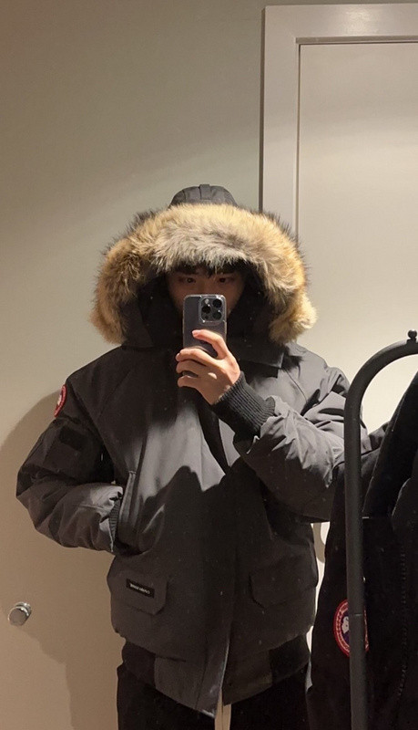 Can*a Go*e coat
