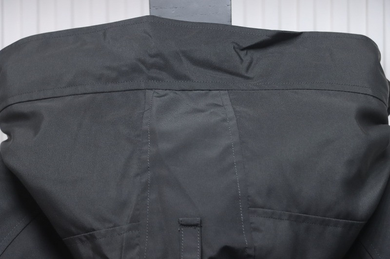 Can*a Go*e coat