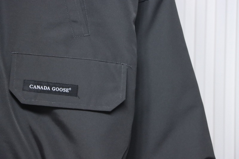 Can*a Go*e coat