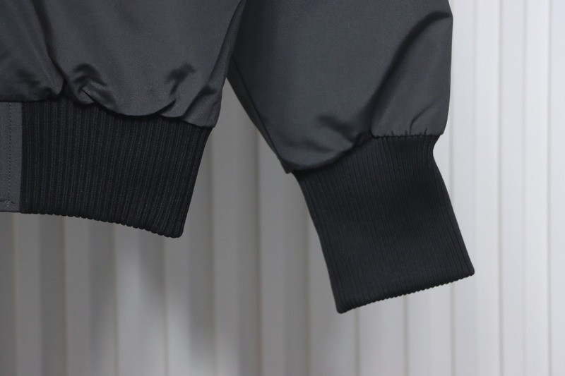 Can*a Go*e coat