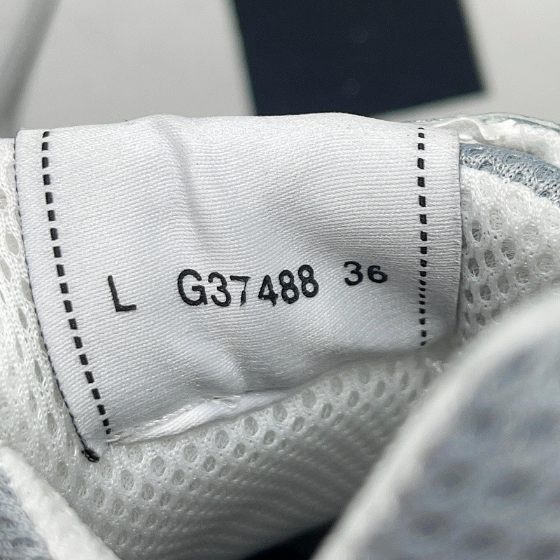CNL Sneakers