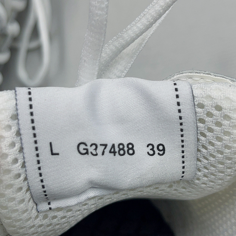 CNL Sneakers