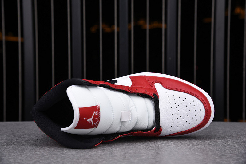 Air Jordan 1 Mid “Chicago” 554724-173