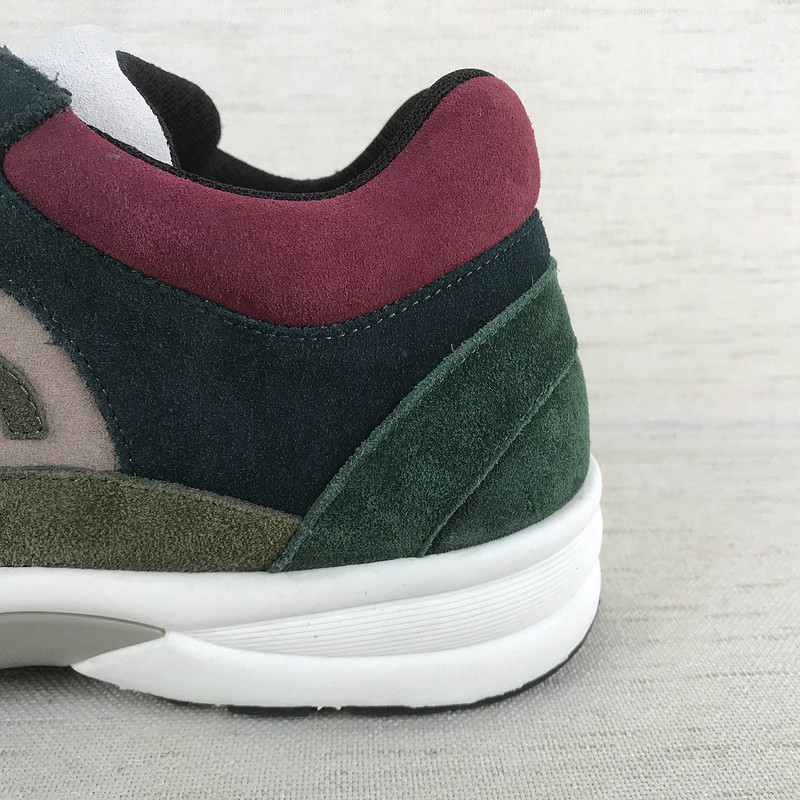 CNL Sneakers