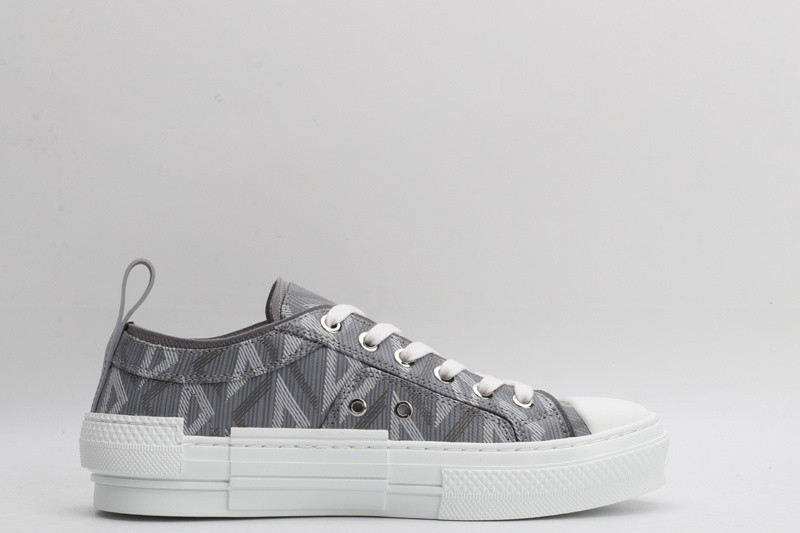 DR B23 High Top Sneaker