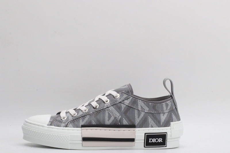 DR B23 High Top Sneaker