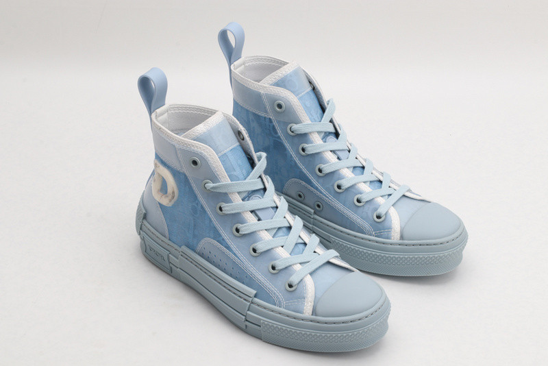 DR B23 High Top Sneaker