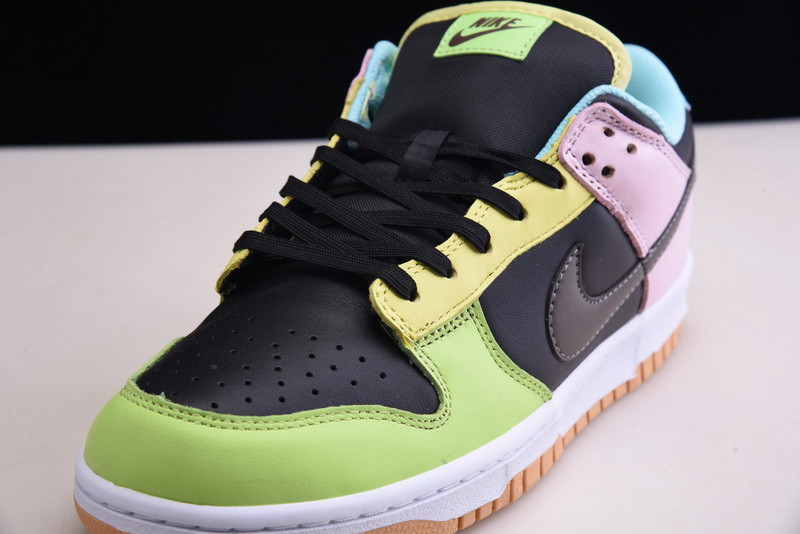 NIke Dunk Low SE 