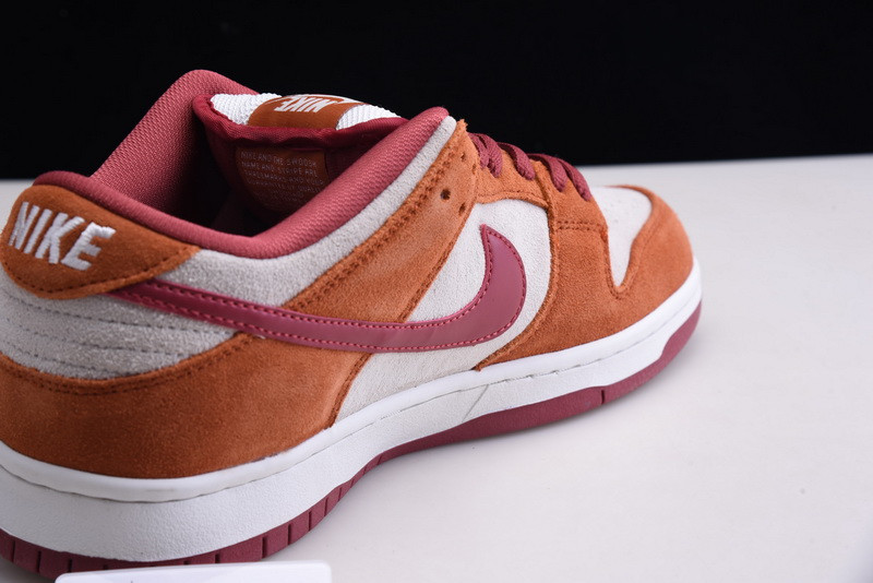 Dunk Low Pro SB 