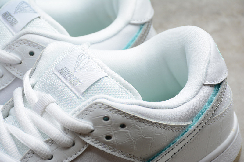 Diamond x Nike SB Dunk Low BV1310-100
