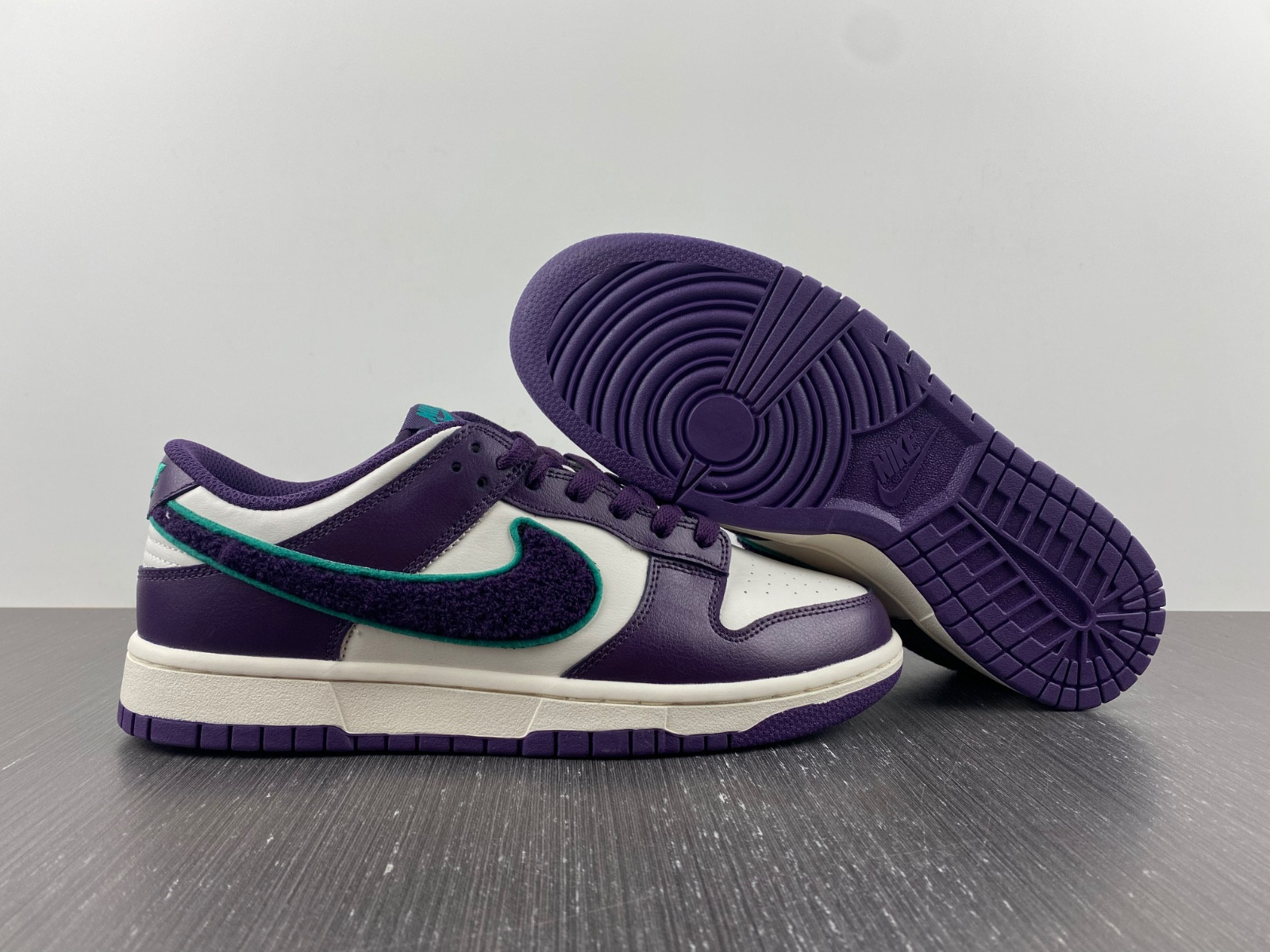 Nike Dunk Low “Chenille S” DQ7683-100