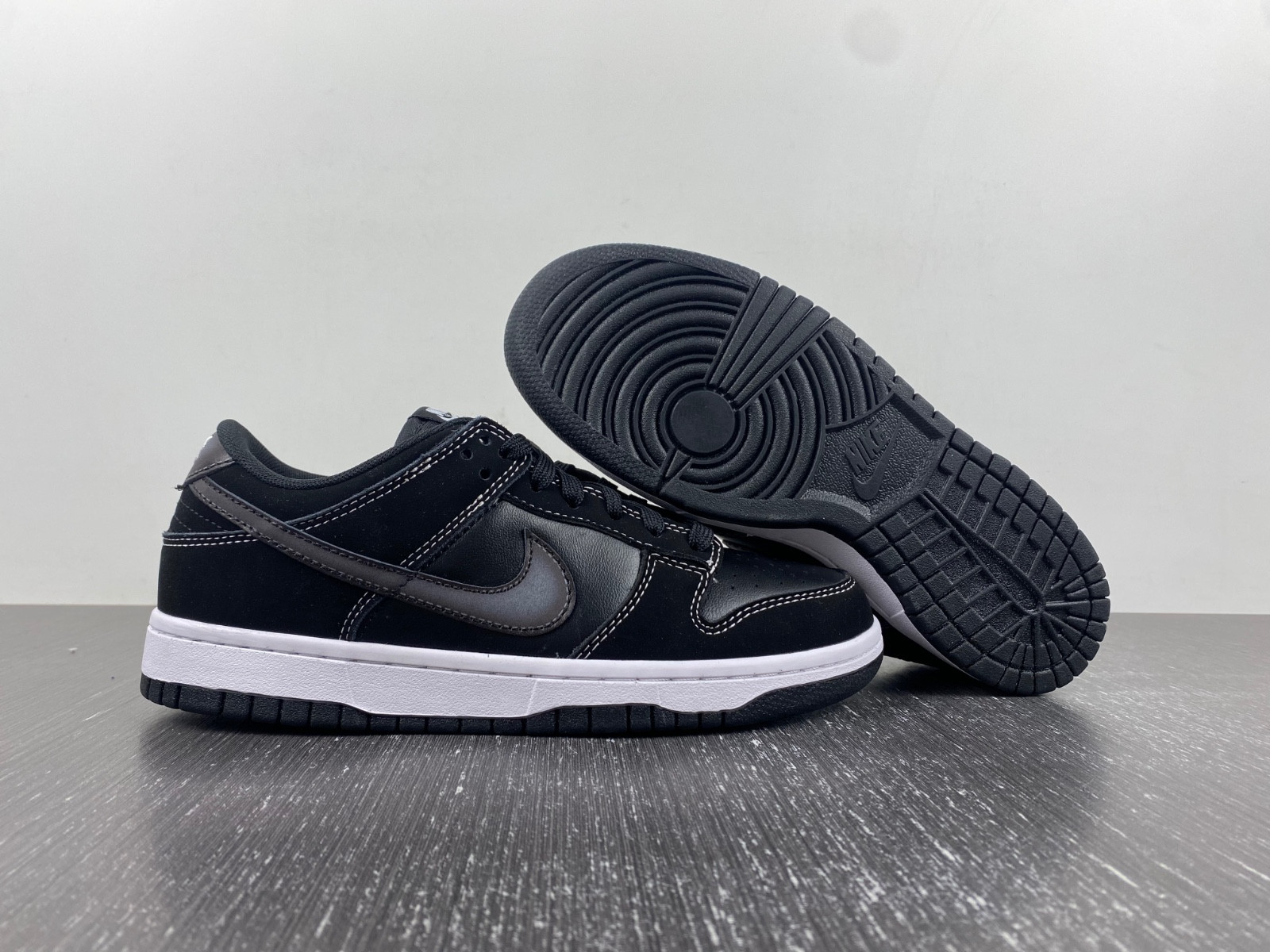 Nike Dunk Low “Airbrush ” FD6923-001