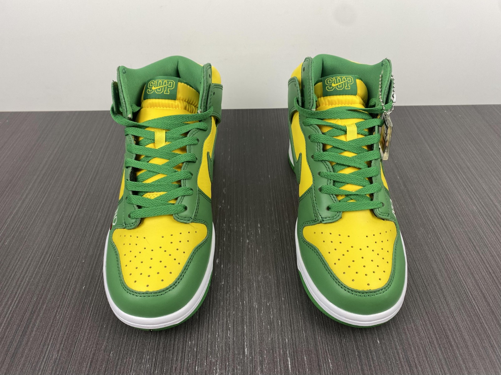 Supreme x Nike SB Dunk High “By Any Means” DN3741-700