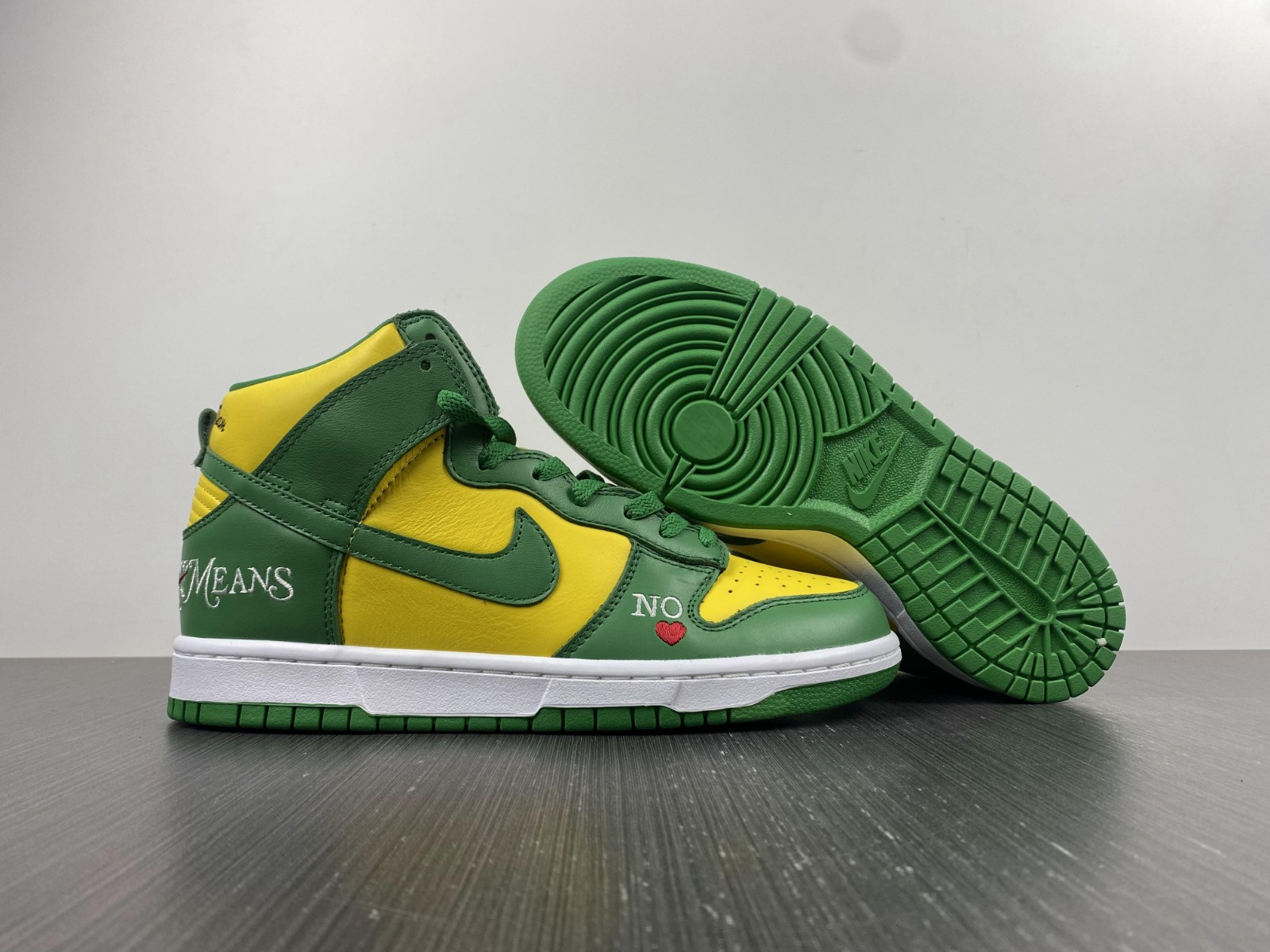 Supreme x Nike SB Dunk High “By Any Means” DN3741-700