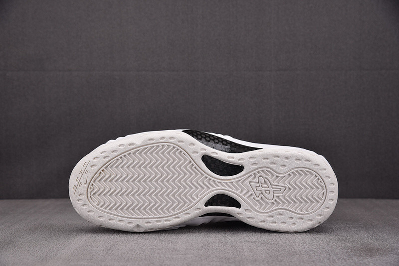 NK Air Foamposite One CDG Homme Plus White DJ7952-100