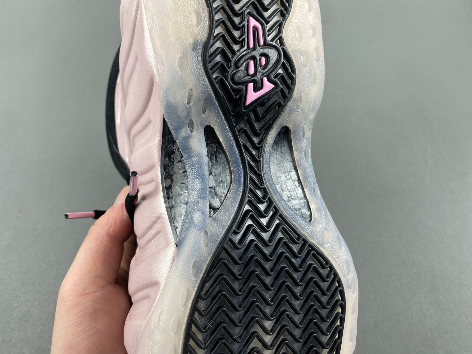 Nike Air Foamposite HJ4187-001