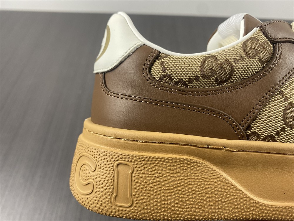 GC Sneakers