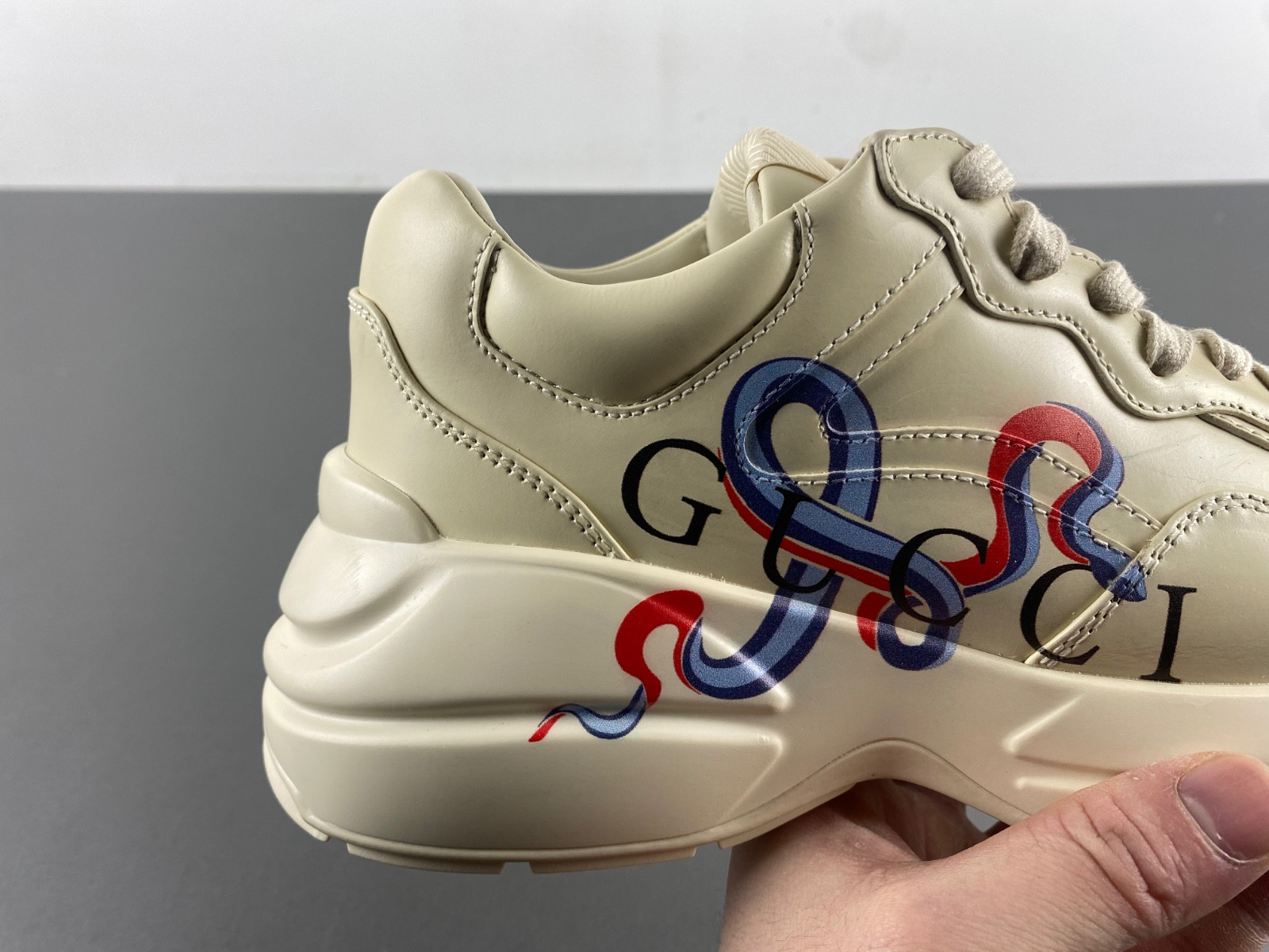 GC Sneakers