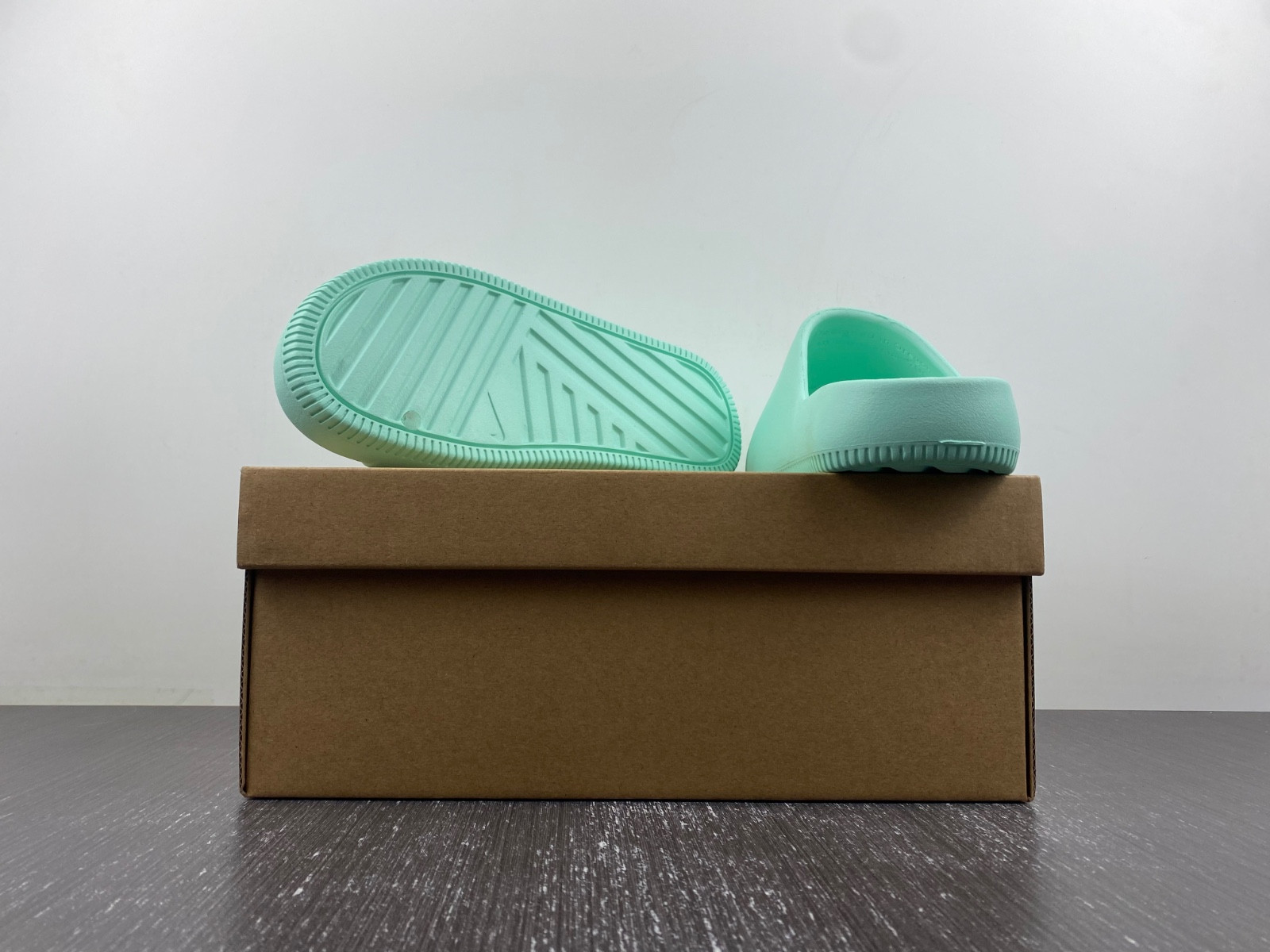 Nike Calm Slides FD4116-500