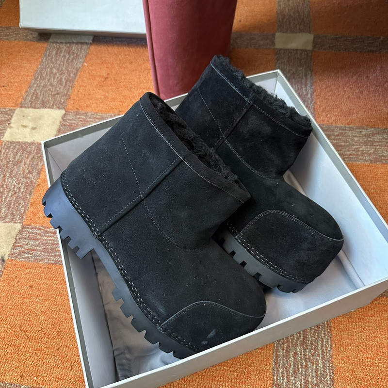 Ba*len*cia*ga boots