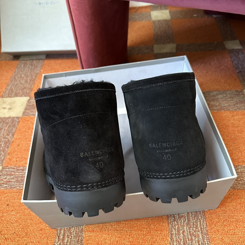Ba*len*cia*ga boots