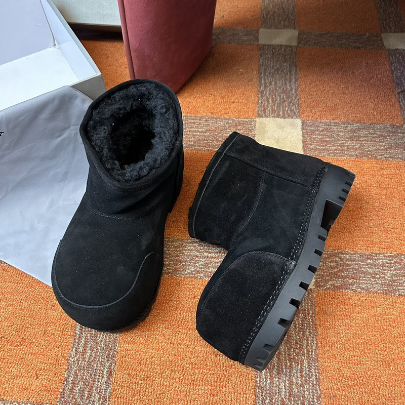Ba*len*cia*ga boots