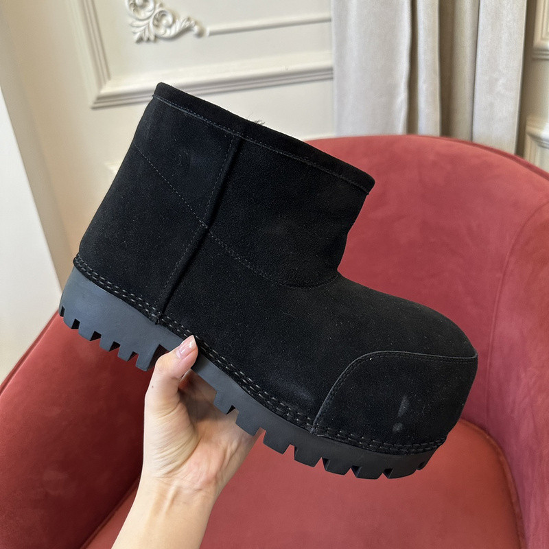 Ba*len*cia*ga boots