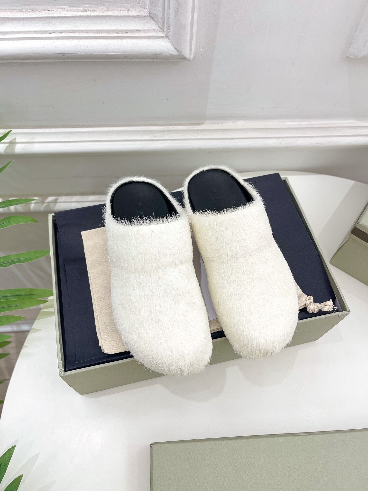 Marn* SLIDES