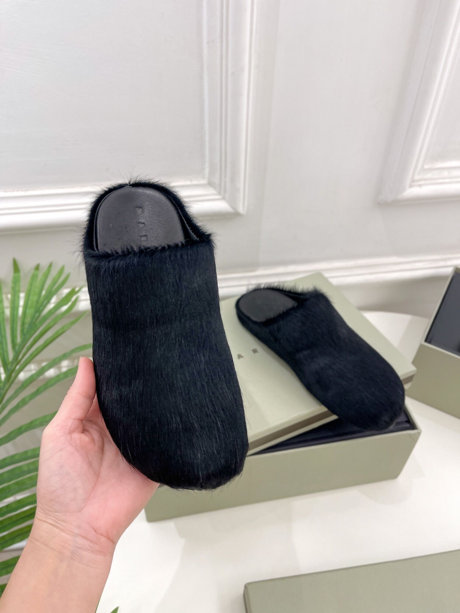 Marn* SLIDES