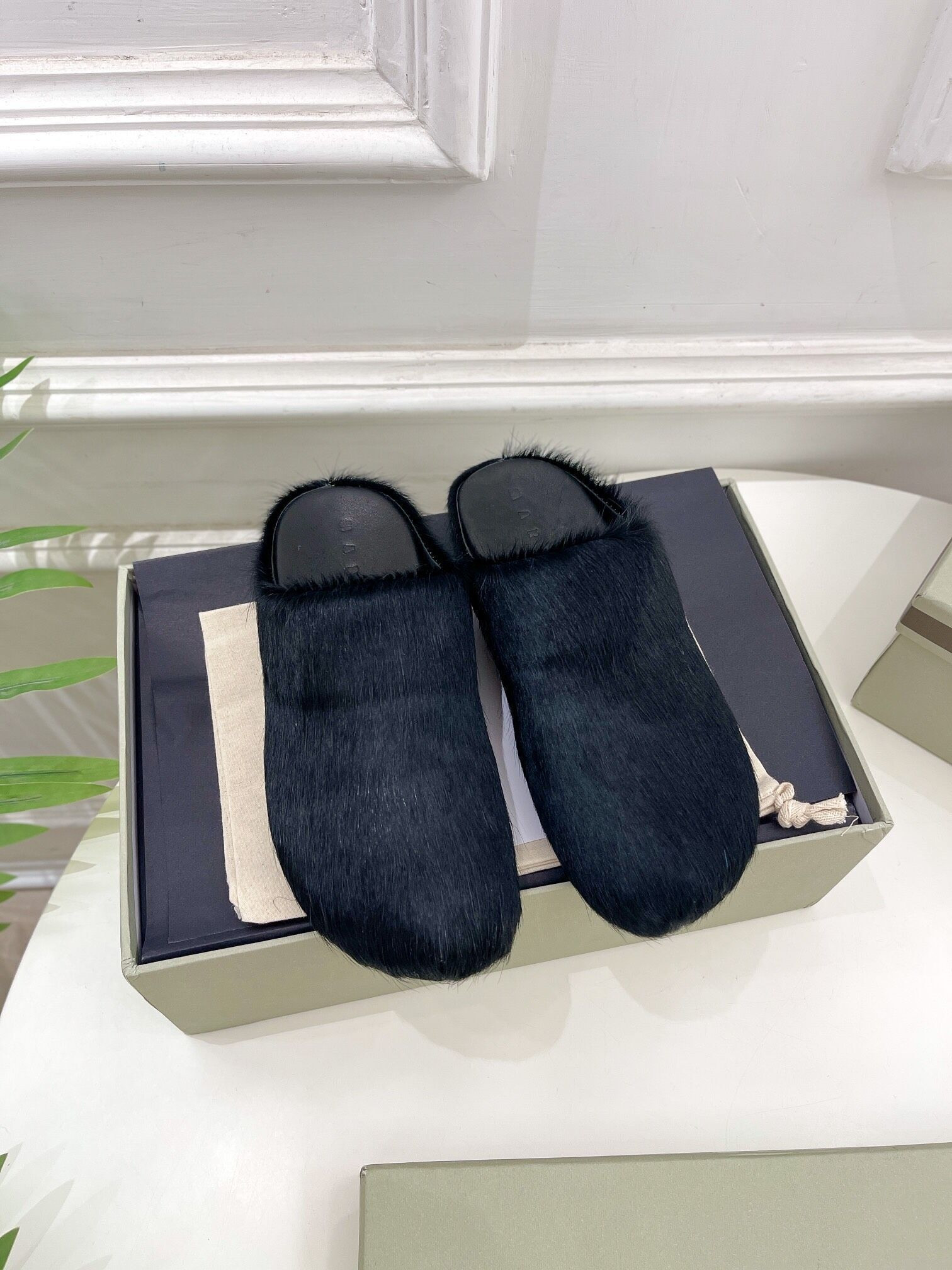 Marn* SLIDES