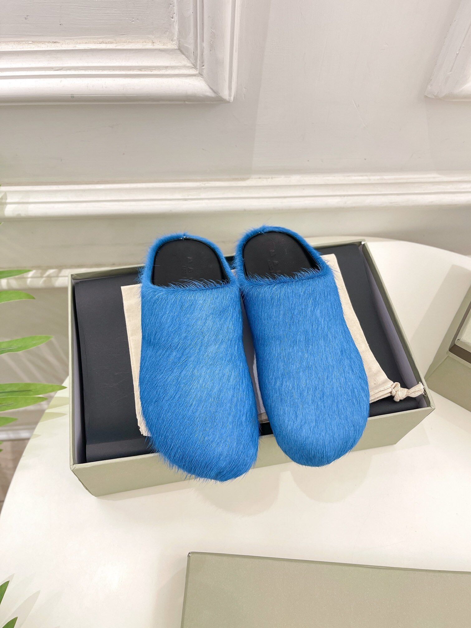 Marn* SLIDES