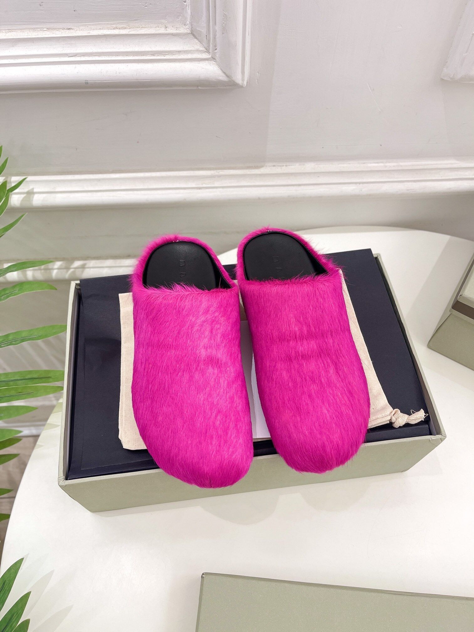 Marn* SLIDES